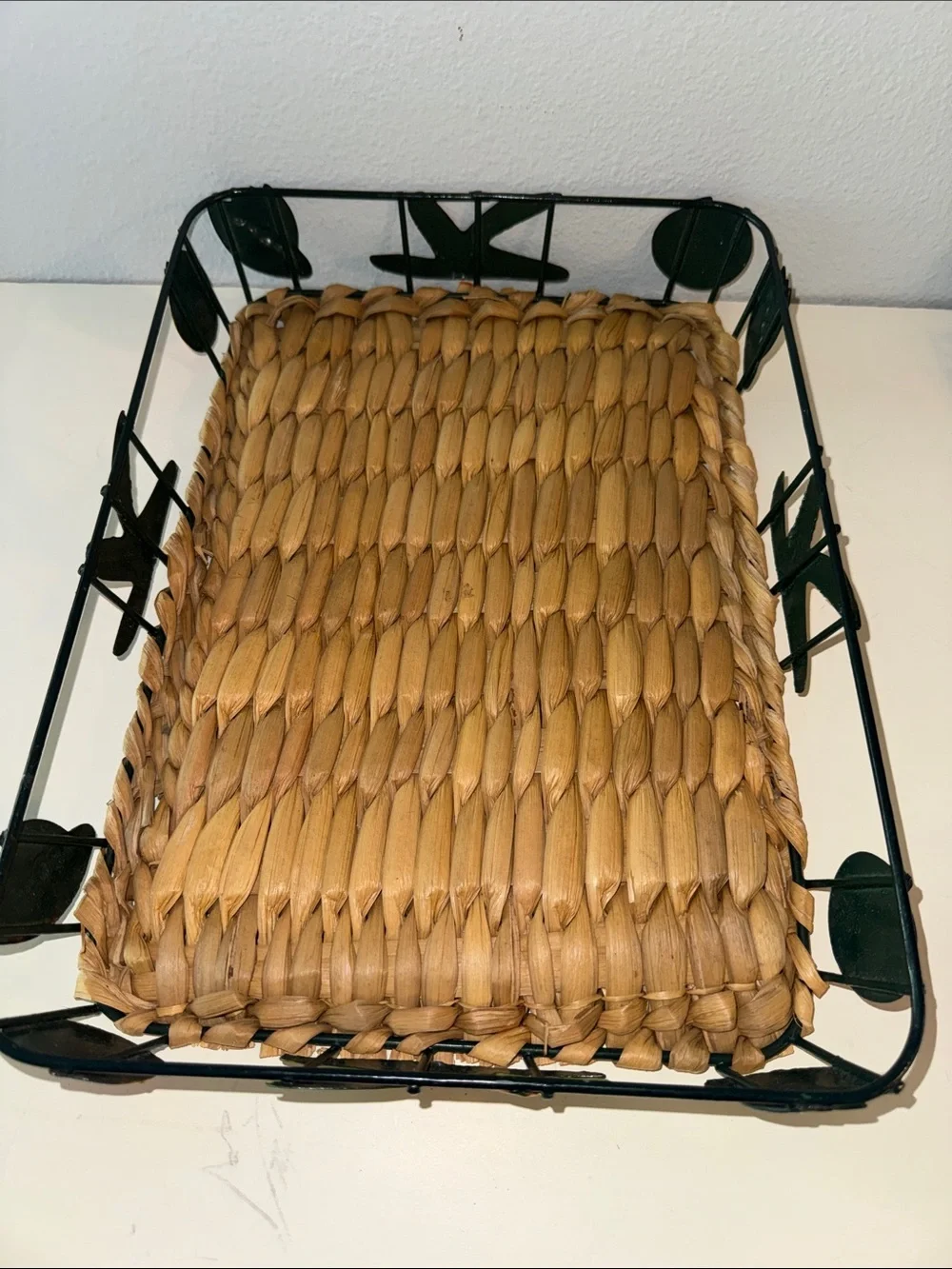 Vintage Raffia Woven Casserole /Picnic Dish Carrier Vegetable Decorated Basket